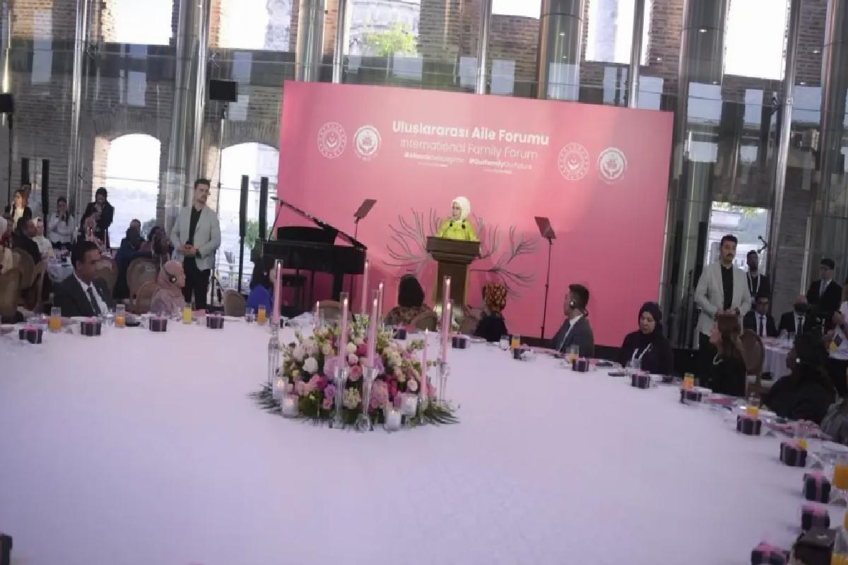 Emine Erdoğan, ‘Uluslararası Aile Forumu’nun galasına katıldı