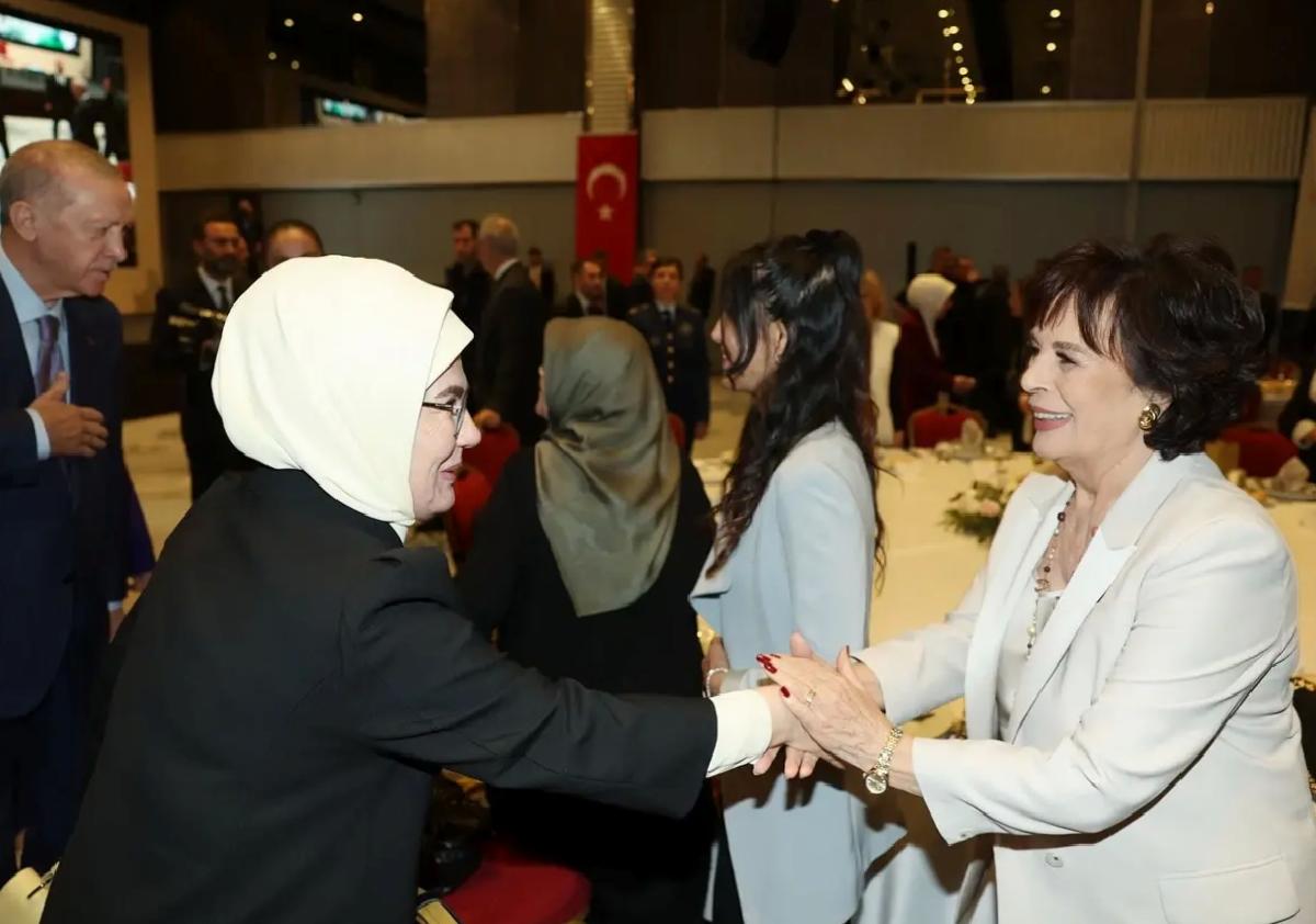 Emine Erdoğan’dan “Anneyle Güçlü Aile, Aileyle Güçlü Türkiye” programına ait paylaşım