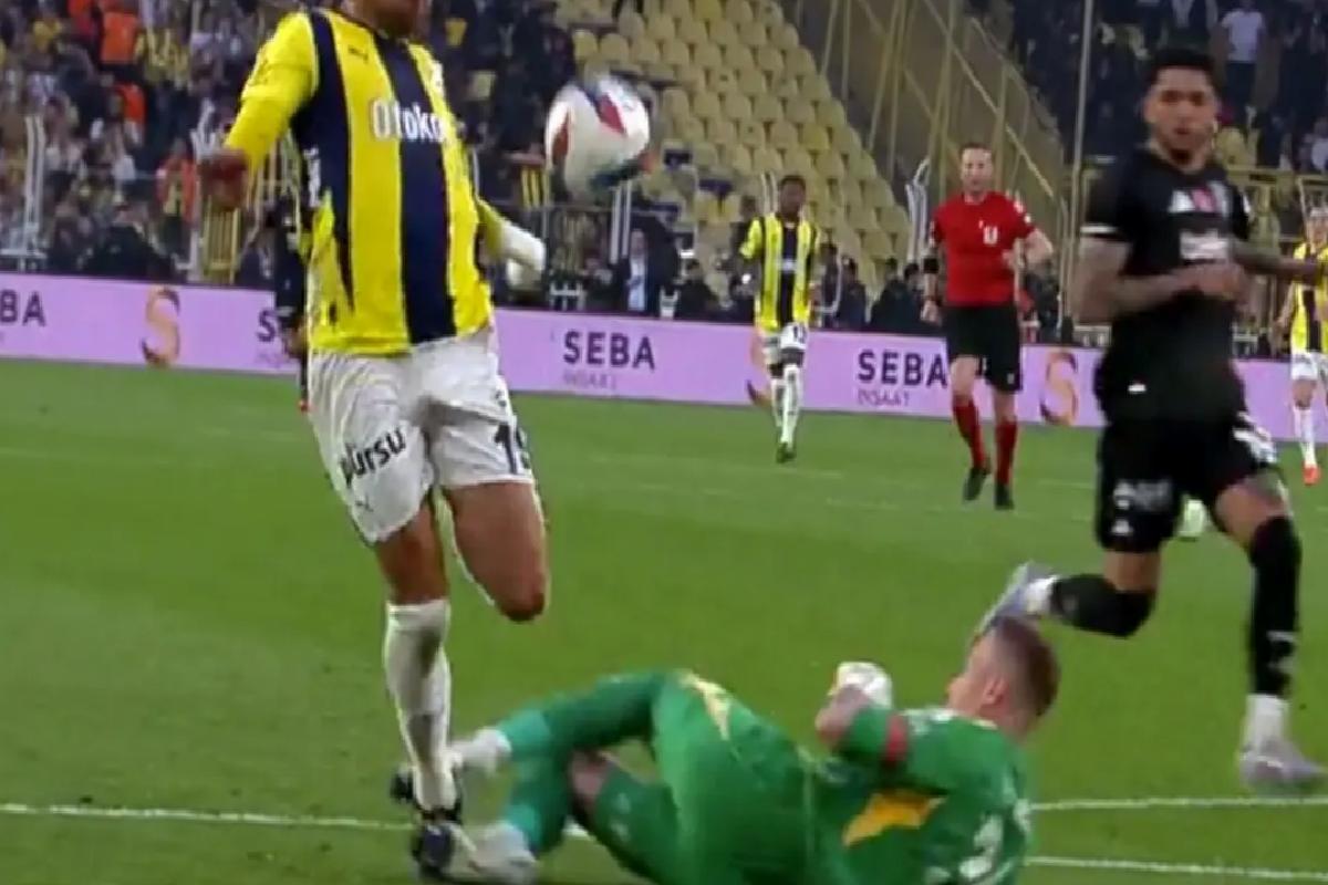 En-Nesyri’nin penaltı beklediği konumda ünlü yorumcular tereddütsüz görüş belirtti