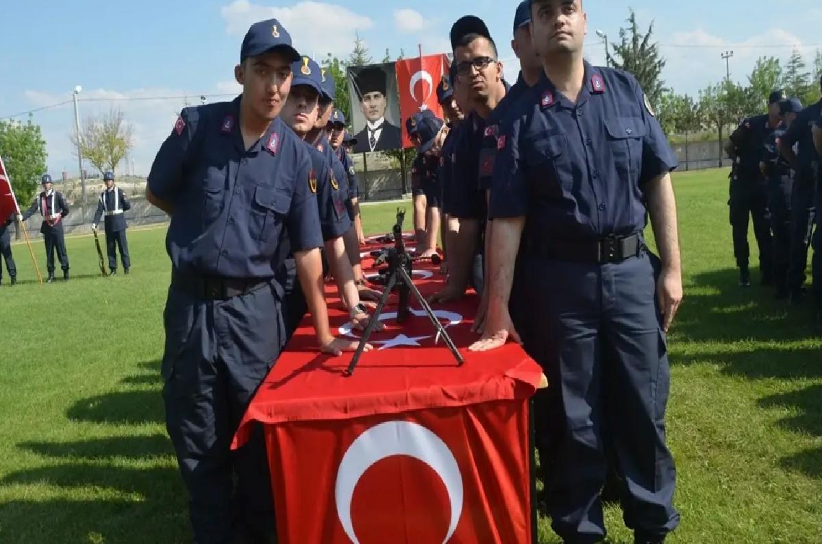 Engelli Gençler Temsili Askerlikte Uniforma Giydi