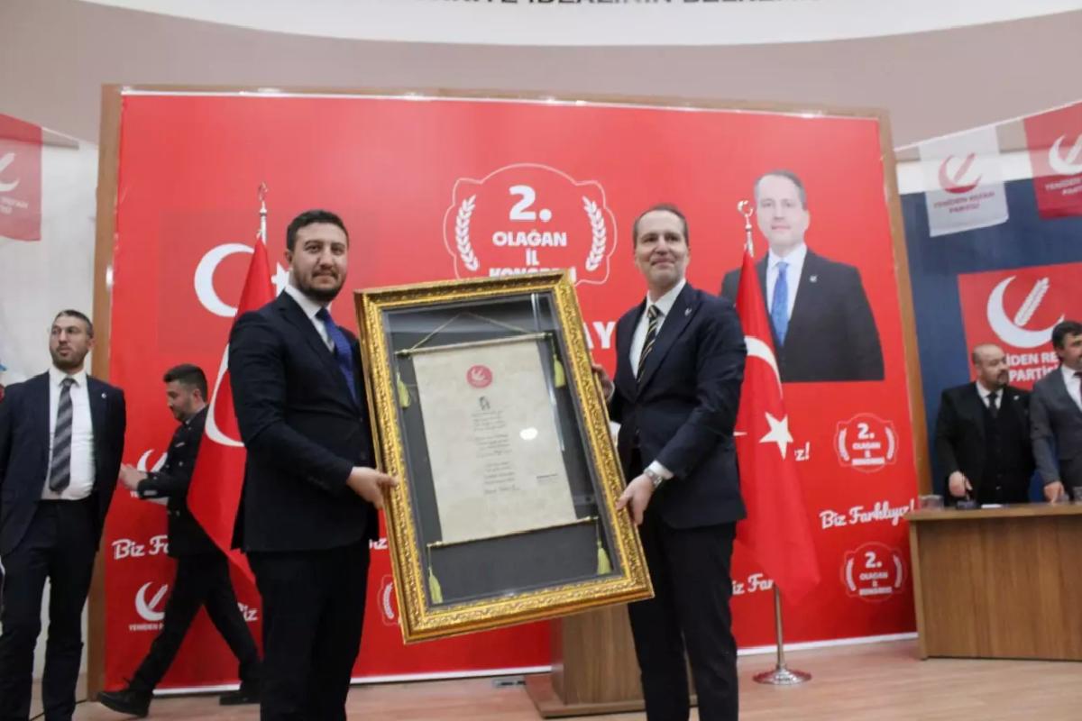 Erbakan’dan Gençler İçin İkaz