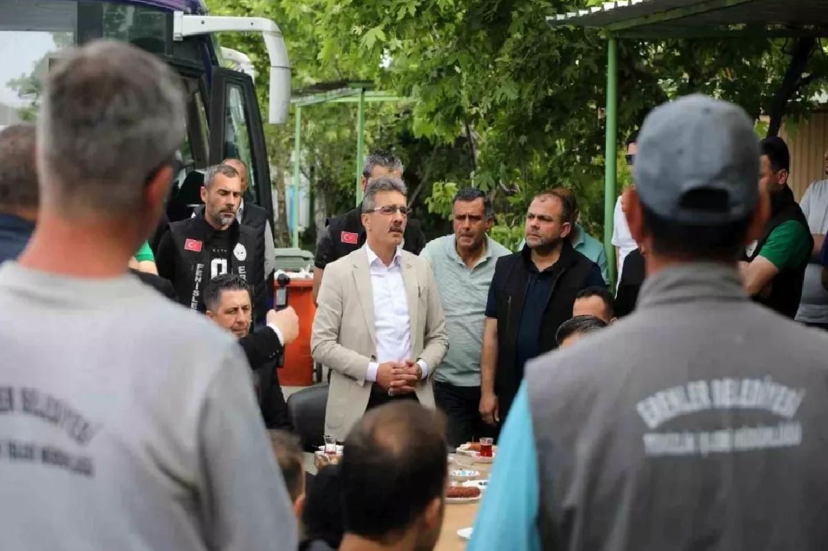 Erenler Belediye Başkanı Dinç, Temizlik Ekiplerine Teşekkür Etti