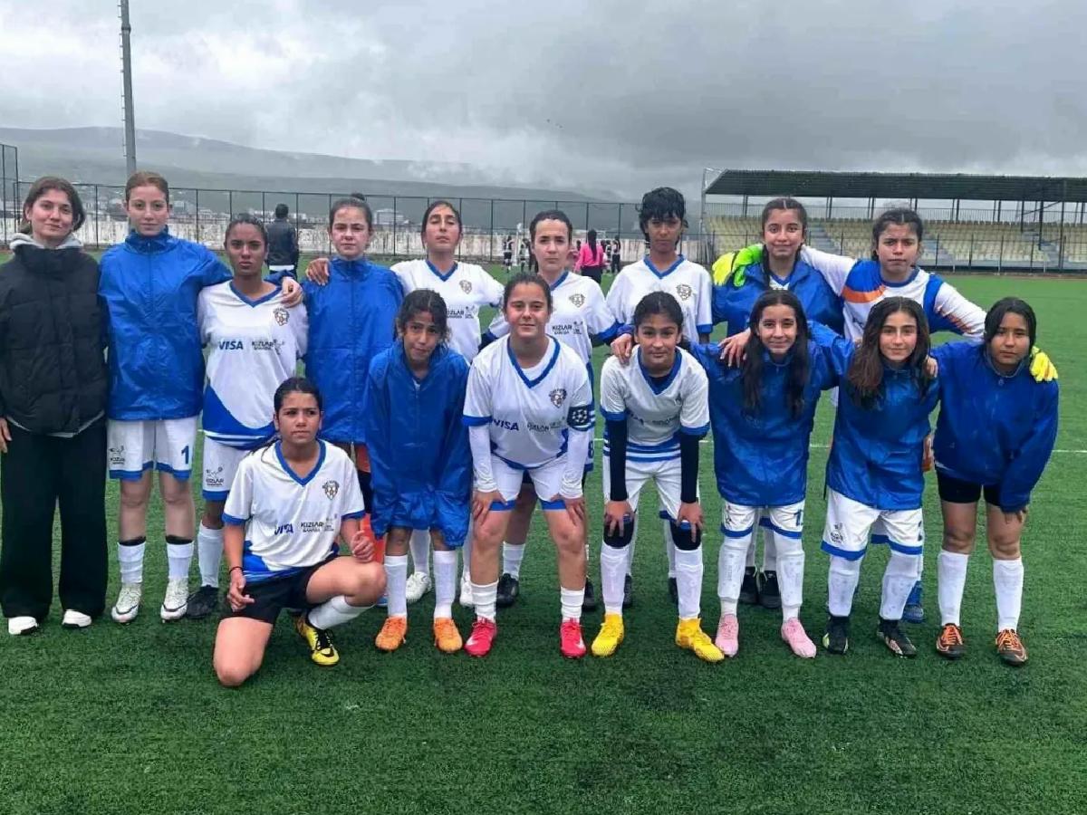 Erzincan Bayan Futbol Grubu Ardahan’a Gidiyor