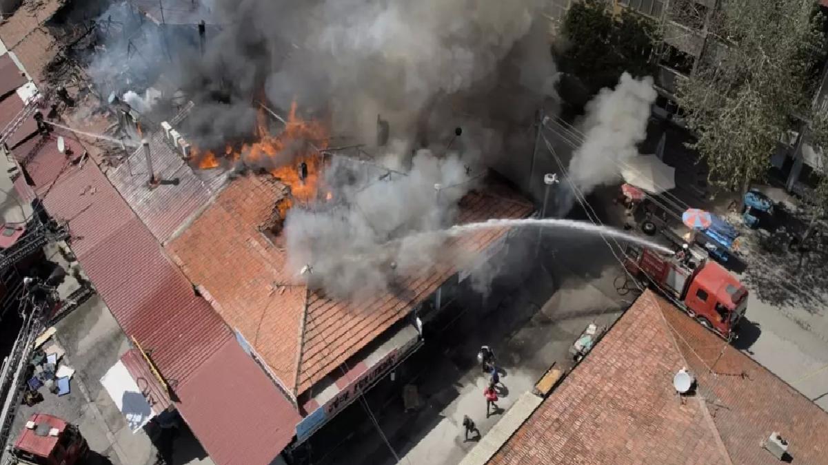 Erzincan’da Yangın, İş Yerlerine Ziyan Verdi