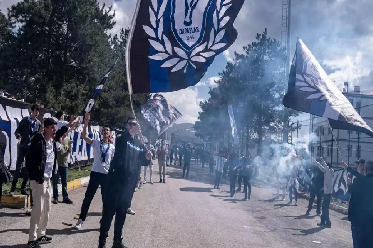 Erzurumspor Taraftarı Kadrosunu Uğurladı