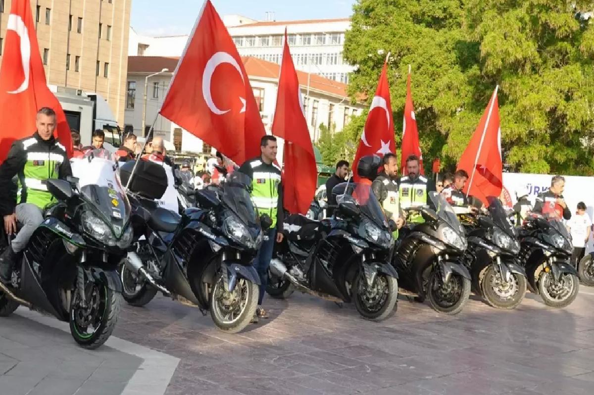 Eskişehir’de Askeri Kortej Düzenlendi