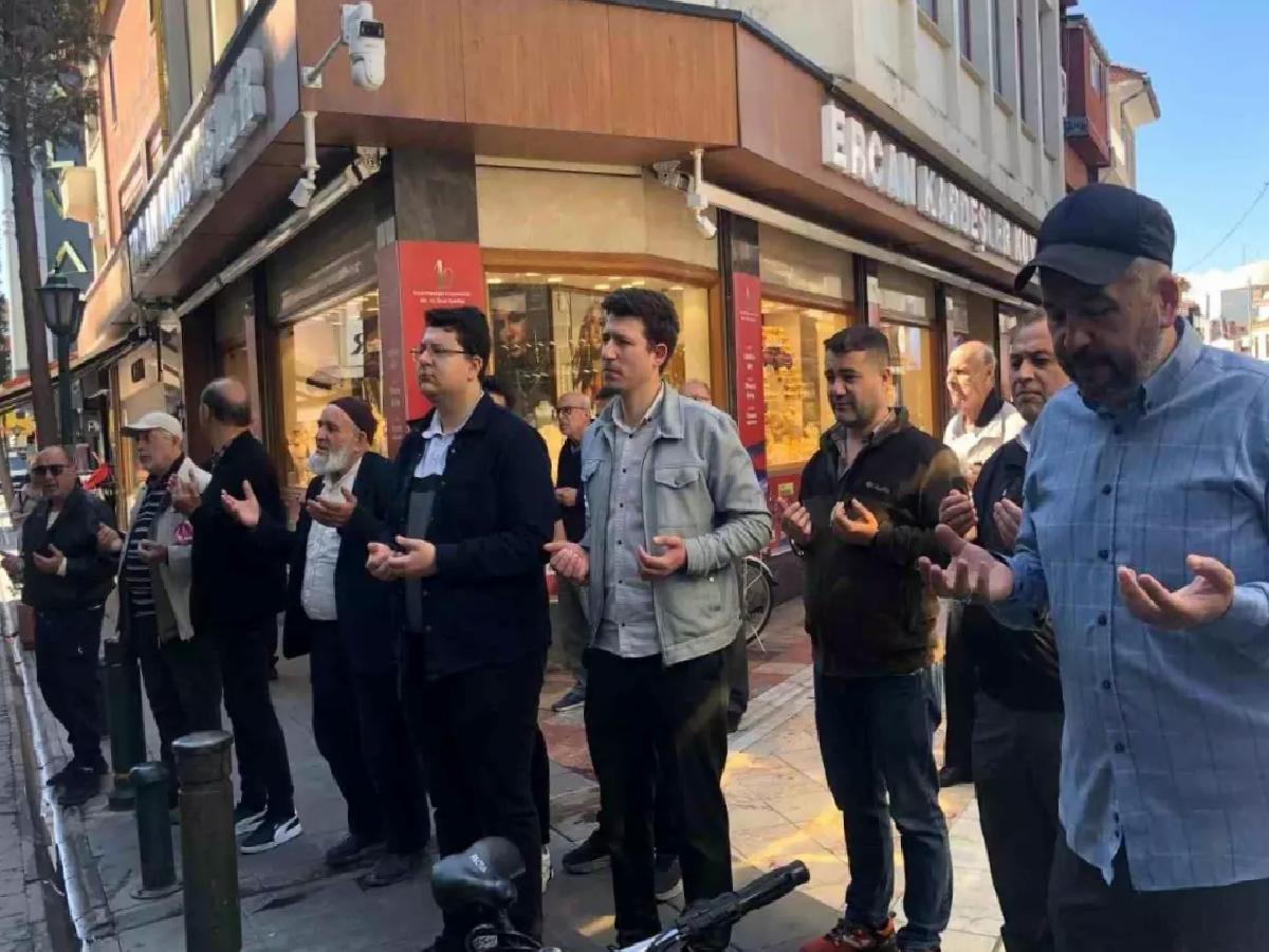 Eskişehir’de Esnaf Rahmet Duası Geleneği