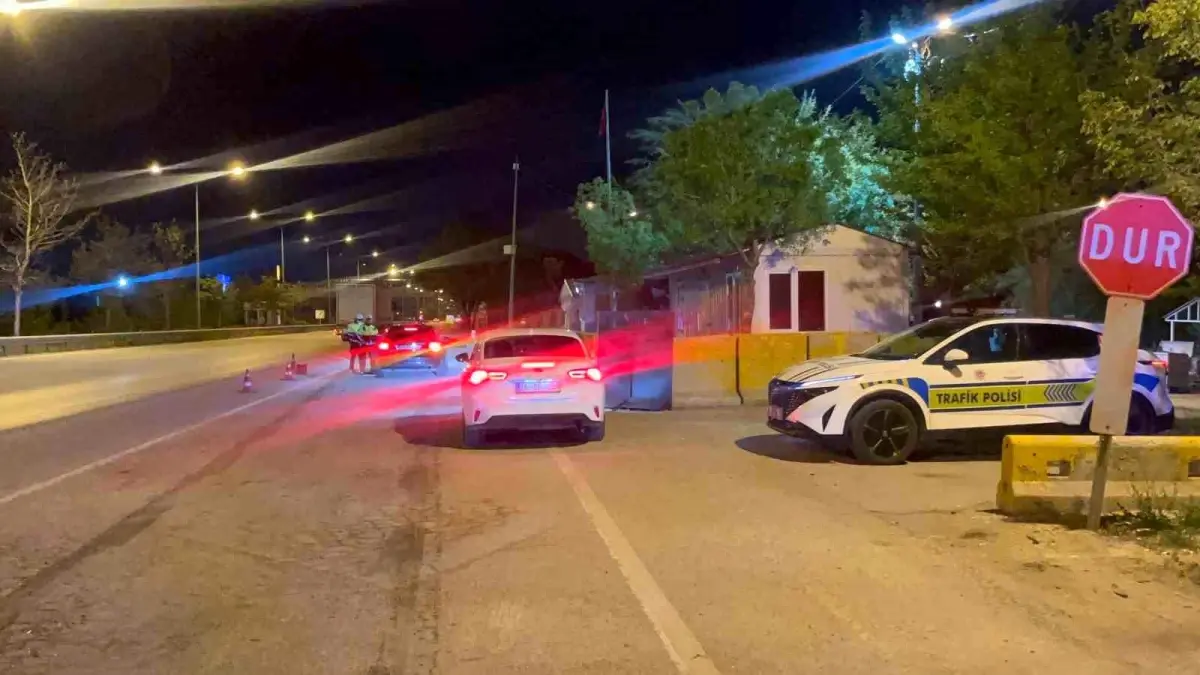 Eskişehir’de Kaçan Şoför Polis Memuruna Çarptı