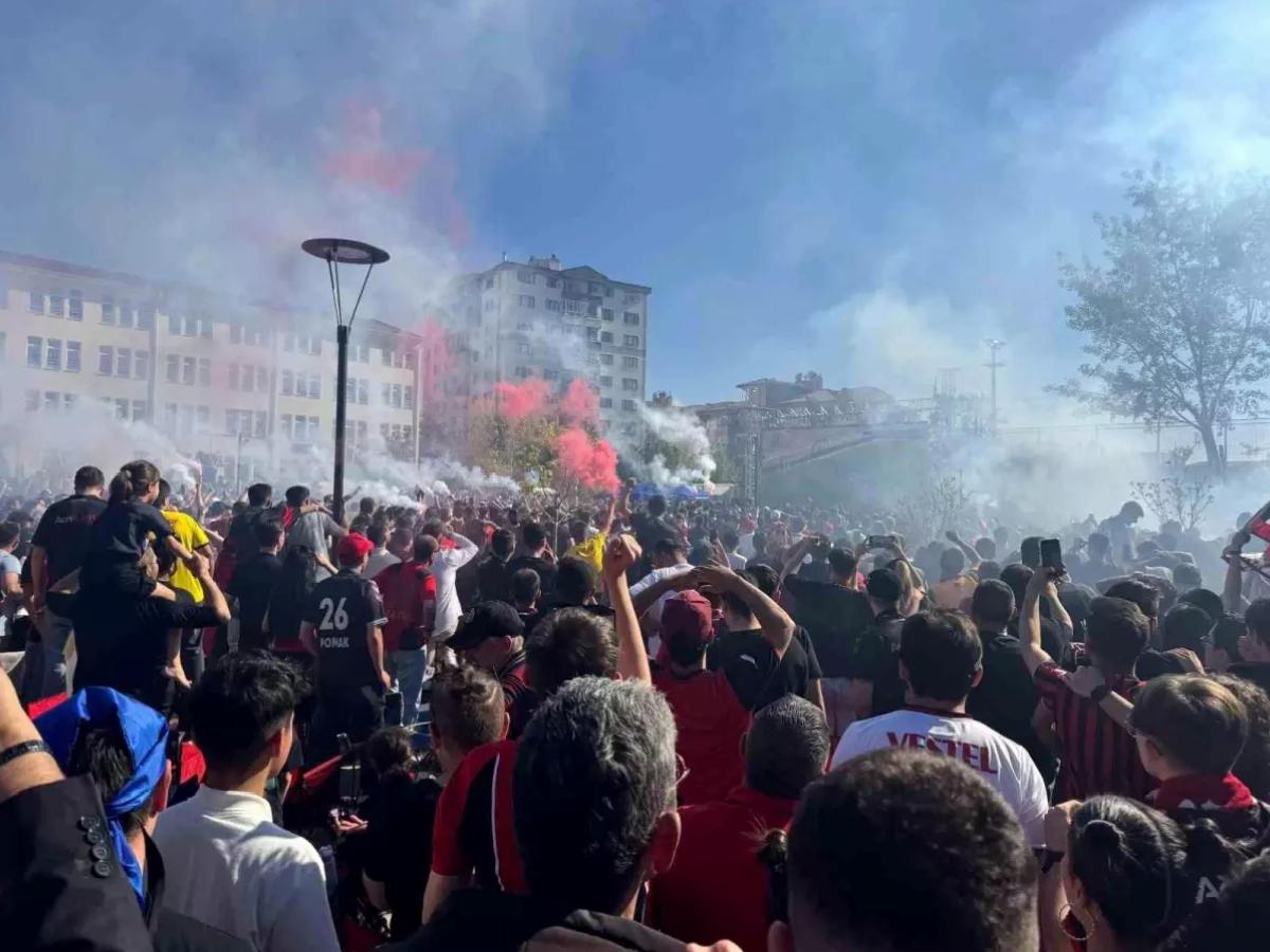 Eskişehirspor Şampiyonluğunu Kutladı
