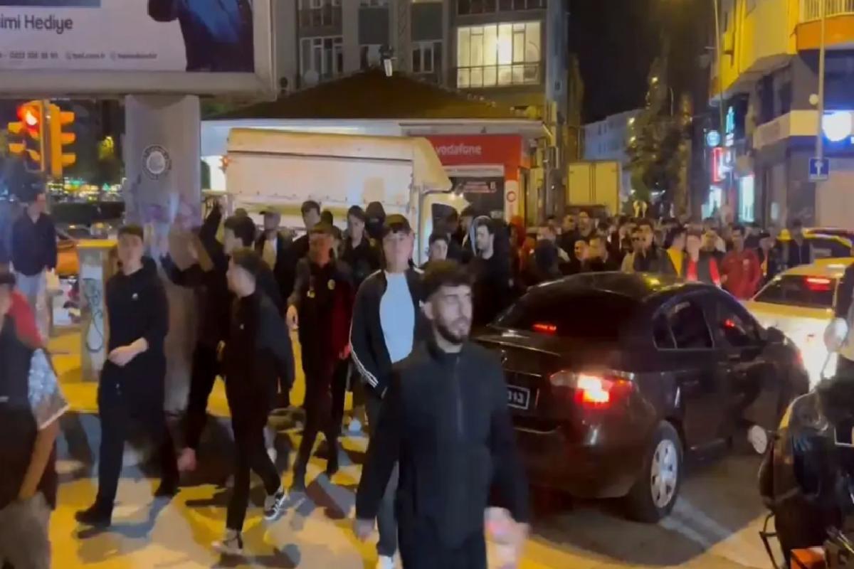 Eskişehirspor Taraftarından Kutlama Protestosu