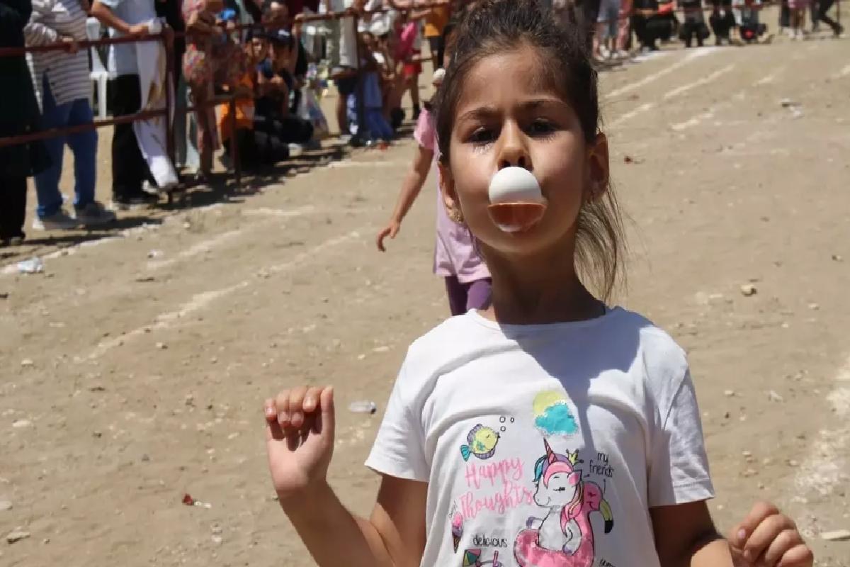 Eskiyörük’te Çocuk Oyunları ve Uçurtma Şenliği Düzenlendi