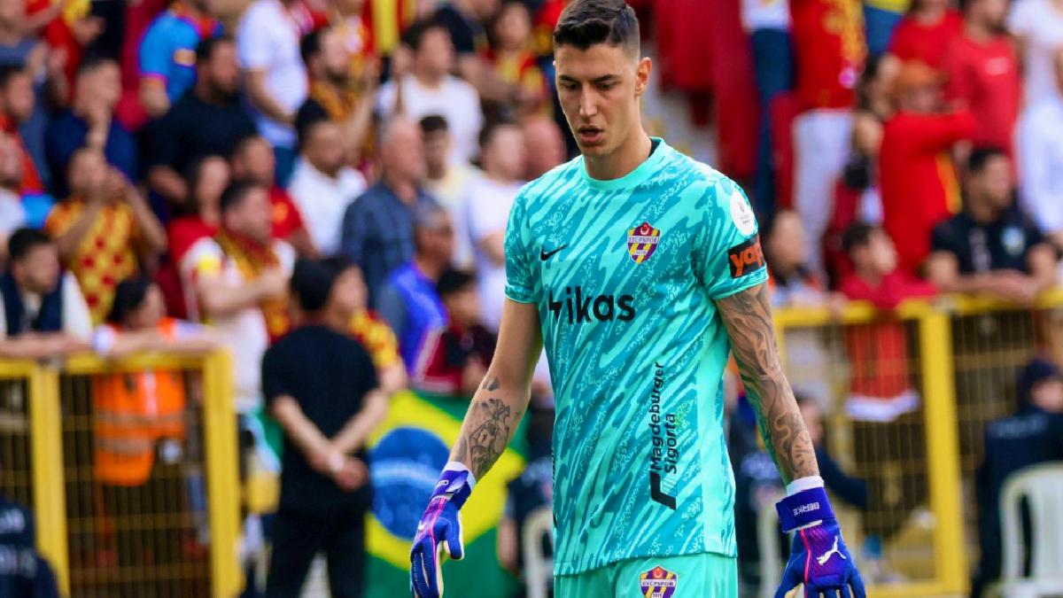 Eyüpspor, Berke Özer’in mukavelesini uzattı