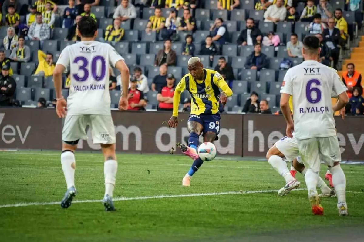 Fenerbahçe 1-0 Önde: Birinci Yarı Sonucu