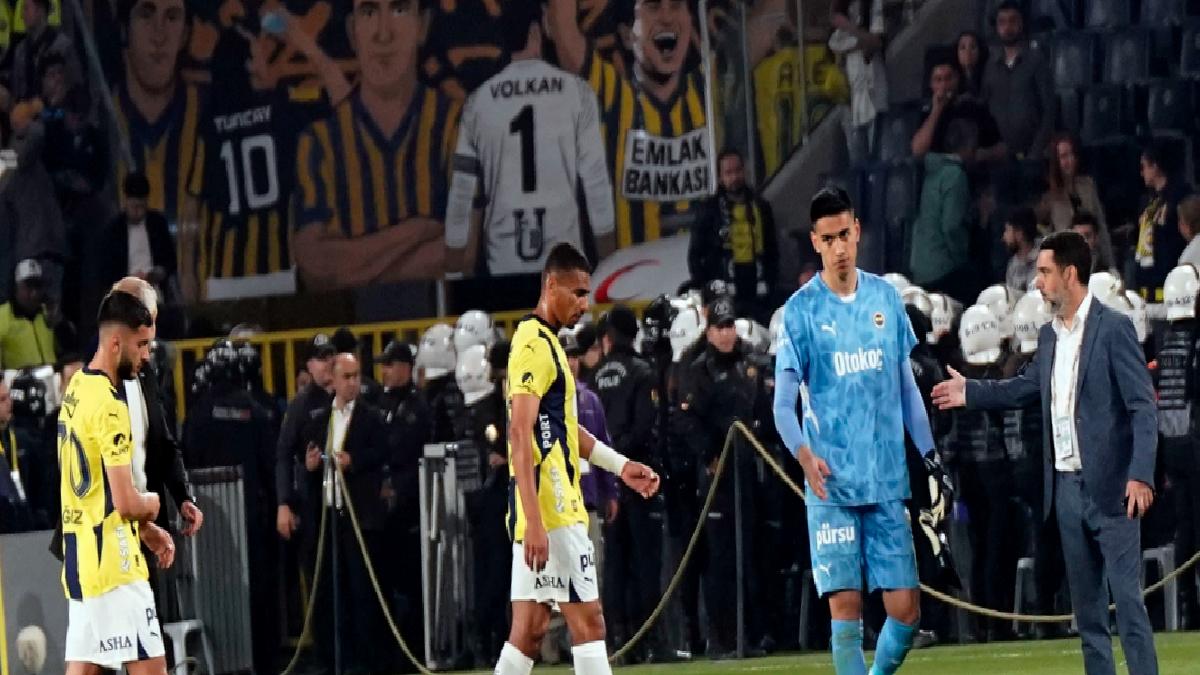 Fenerbahçe alanında 10 puan kaybetti