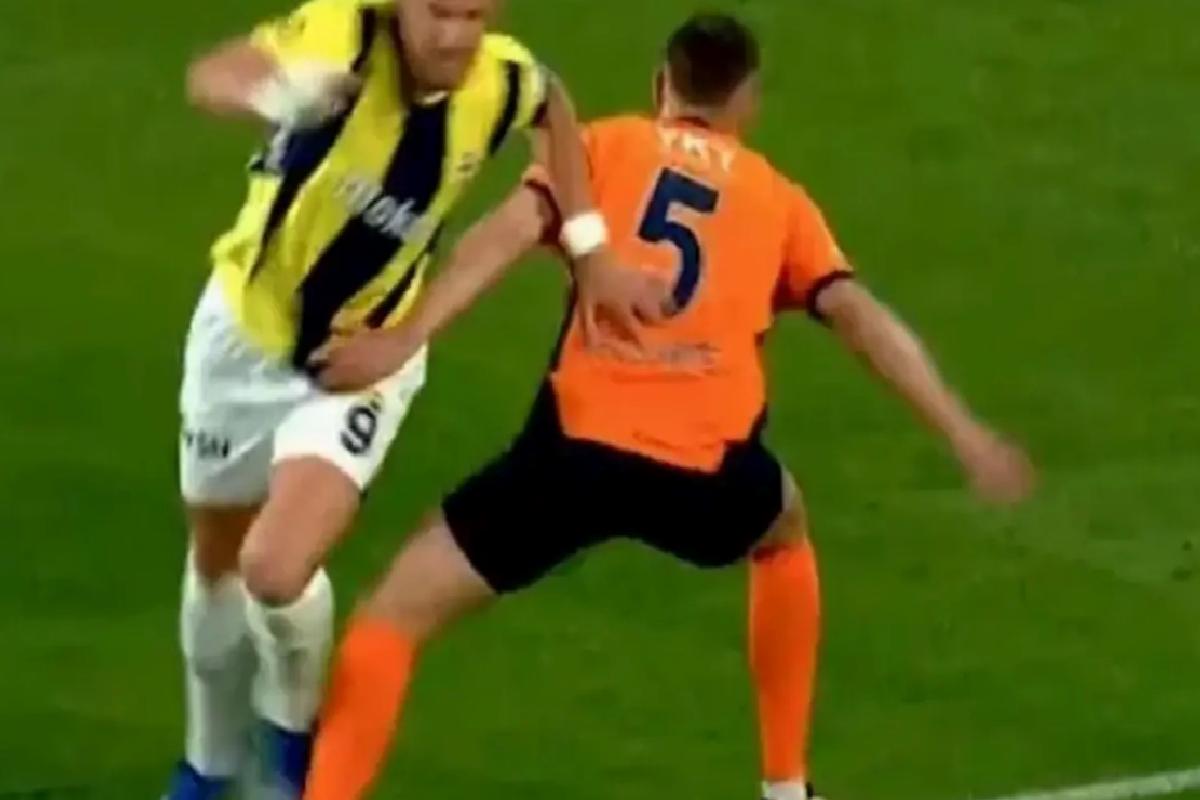 Fenerbahçe penaltı bekledi fakat hakem ‘devam’ dedi