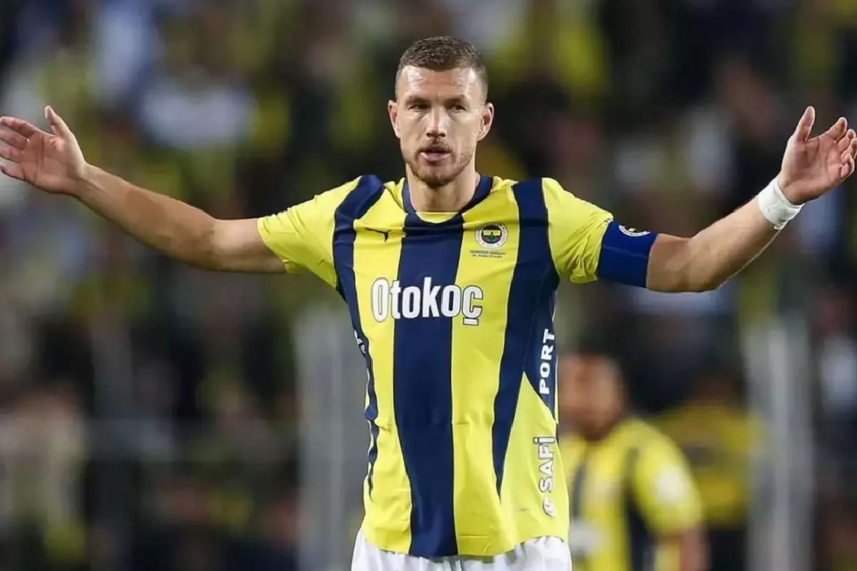 Fenerbahçe’de Dzeko ile yollar ayrılıyor! Ali Koç yeni golcüyü İngiltere’de buldu