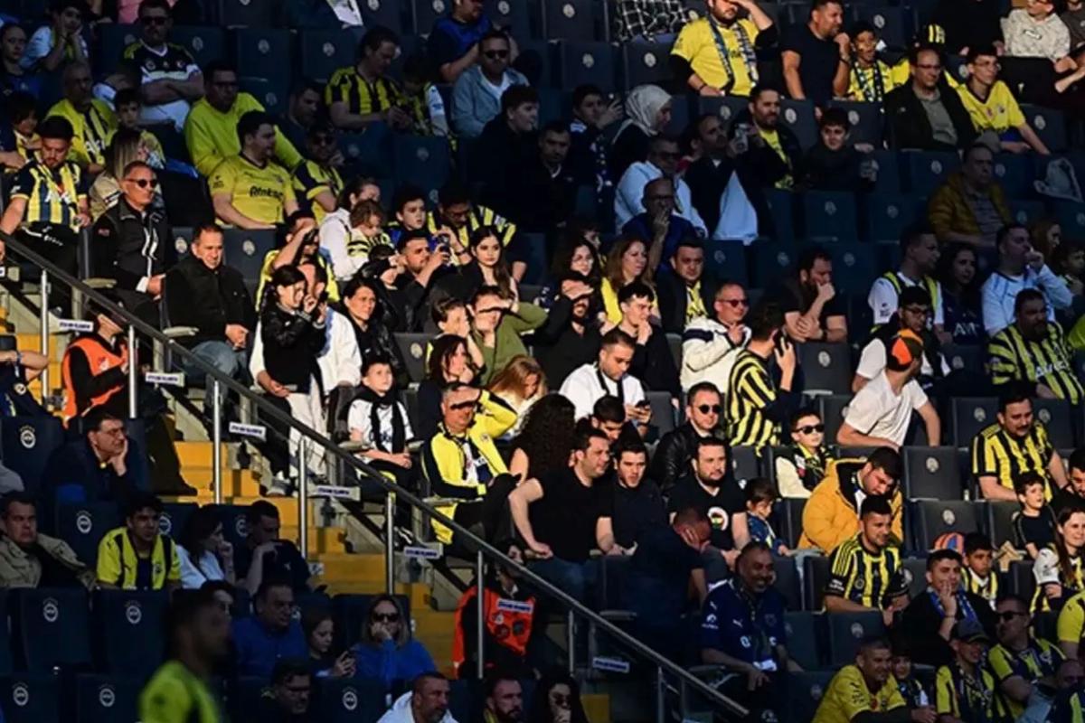 Fenerbahçe’nin olaylı maçında yalnızca 1 futbolcu alkışlandı