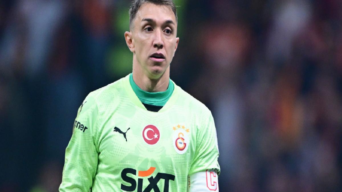 Fernando Muslera ülkesine dönüyor