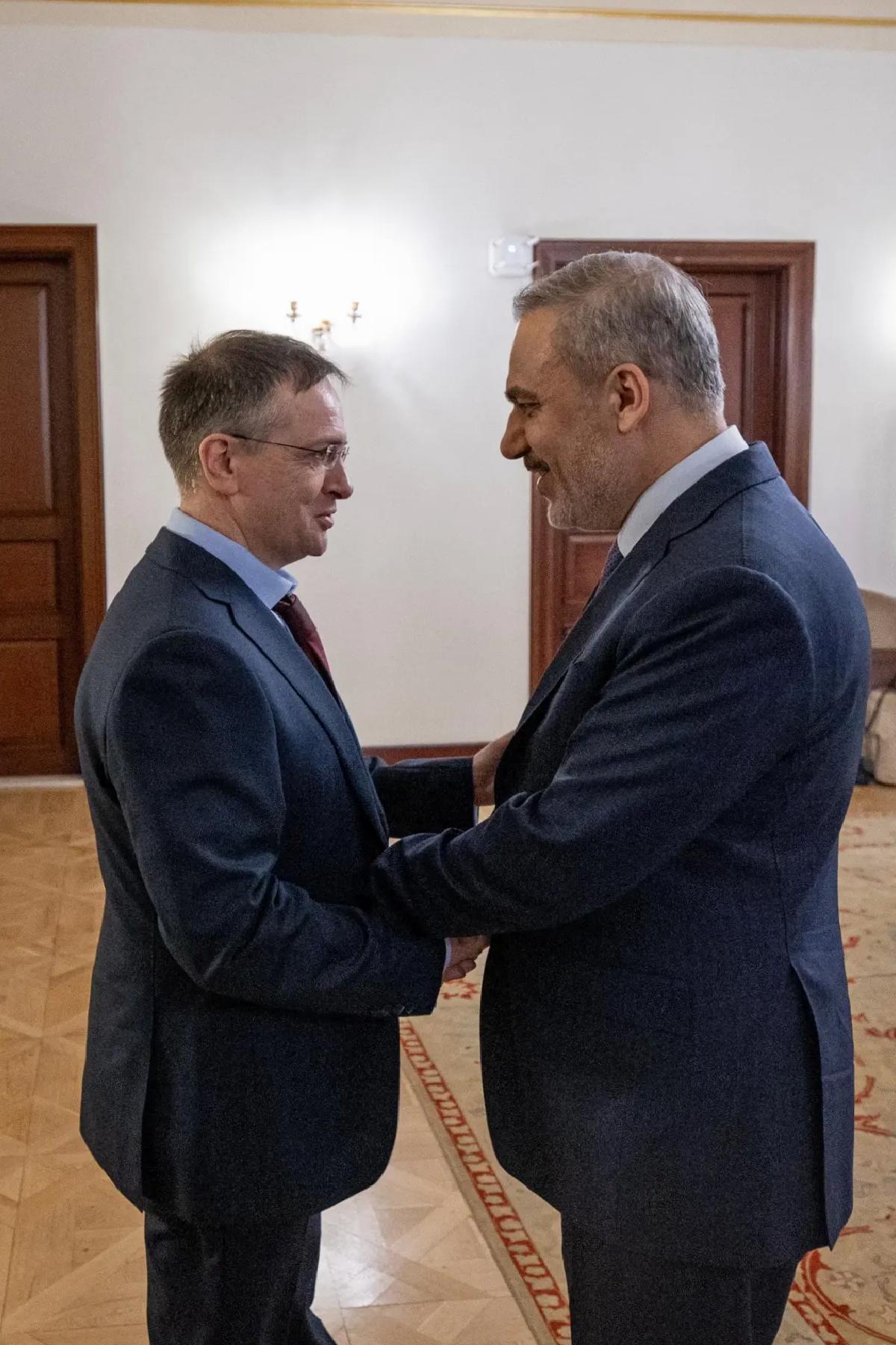 Fidan, Rus Heyet ile Görüşmeye Başladı