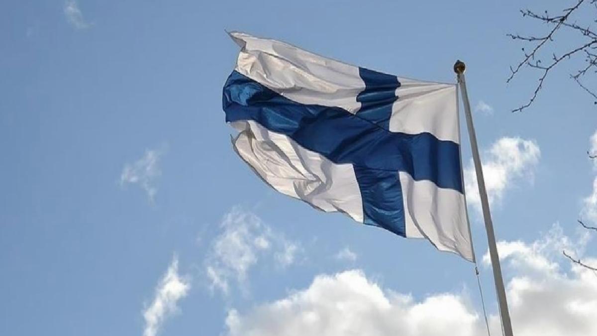 Finlandiya’da helikopterler havada çarpıştı: 5 meyyit