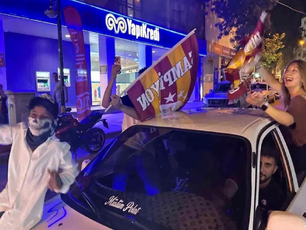 Galatasaray 25. Şampiyonluğunu İlan Etti
