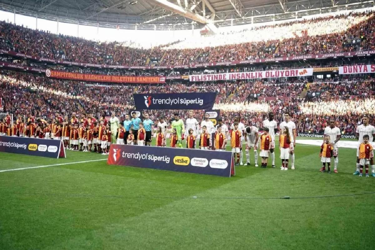 Galatasaray – Sivasspor Maçında 2-0 Üstünlük