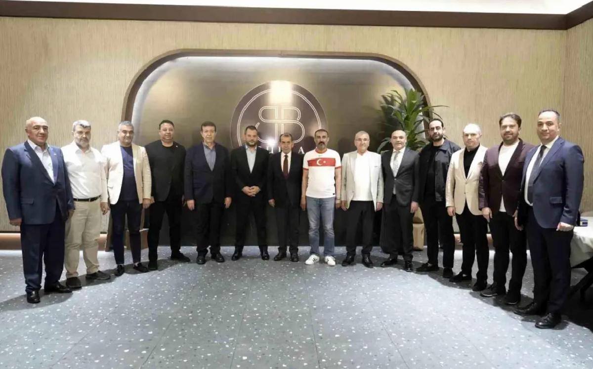 Galatasaray ve Trabzonspor Liderleri Dostluk Yemeğinde Buluştu