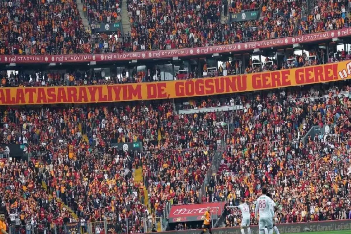 Galatasaray’da bir periyodun sonu! Yıldız futbolcu eşyalarını gemiyle ülkesine yolladı