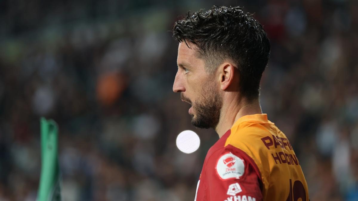 Galatasaray’da Dries Mertens’in doğum günü kutlandı