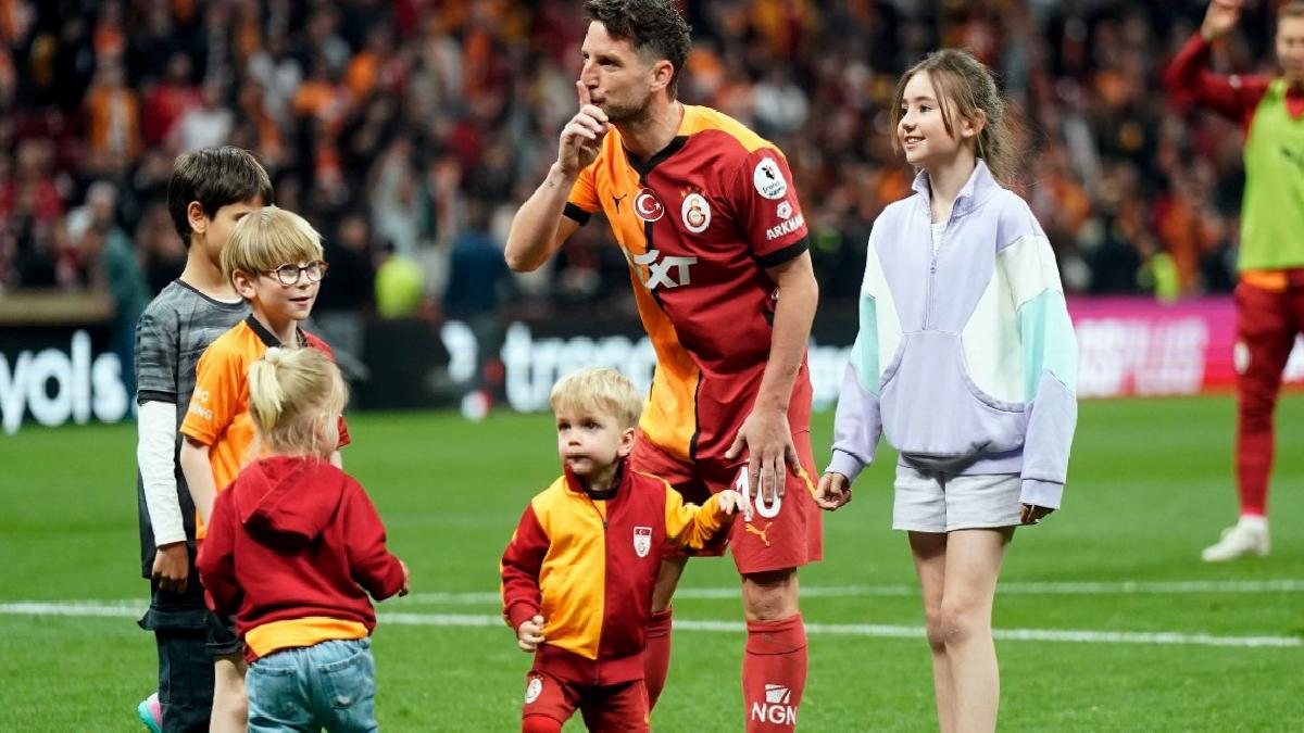 Galatasaray’da maç sonu 3’lüsü Dries Mertens ve Fernando Muslera’dan