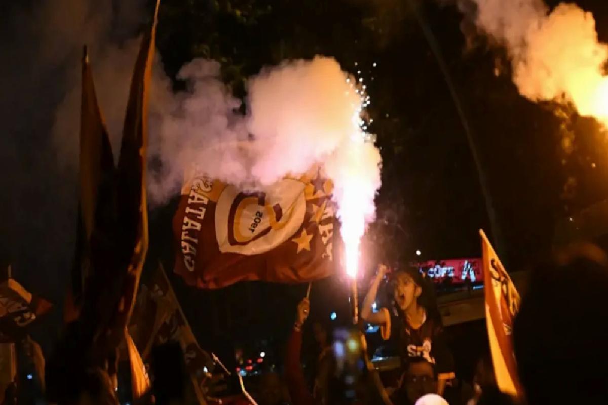 Galatasaray’ın Almanya’daki şampiyonluk kutlamalarında olay: 33 polis yaralı