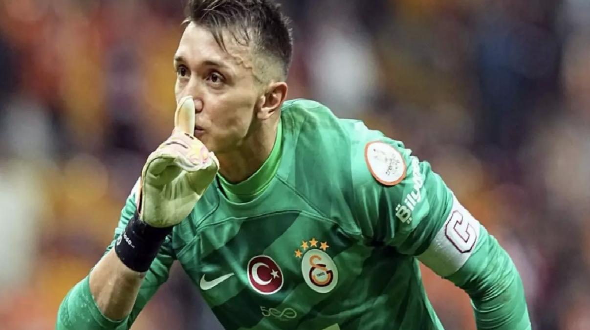 Galatasaray’ın Efsanesi Muslera, 19 Kupayla Tarihe Geçti