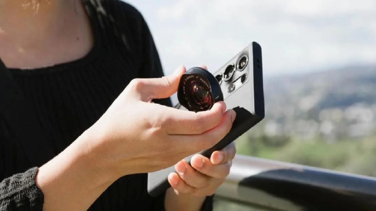 Galaxy Zoom serisi geri mi dönüyor? Samsung değiştirilebilir lensli telefonlar üzerinde çalışıyor