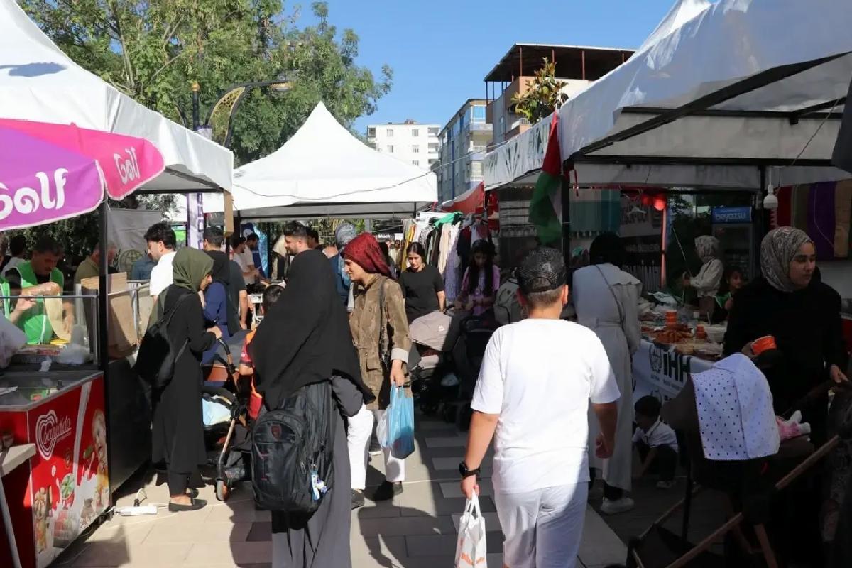 Gazze İçin Kermes Düzenlendi