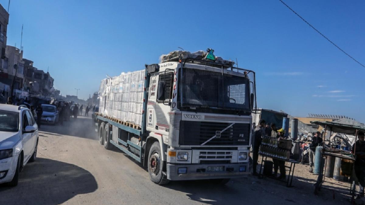 Gazze’ye 100 yardım tırı girdi