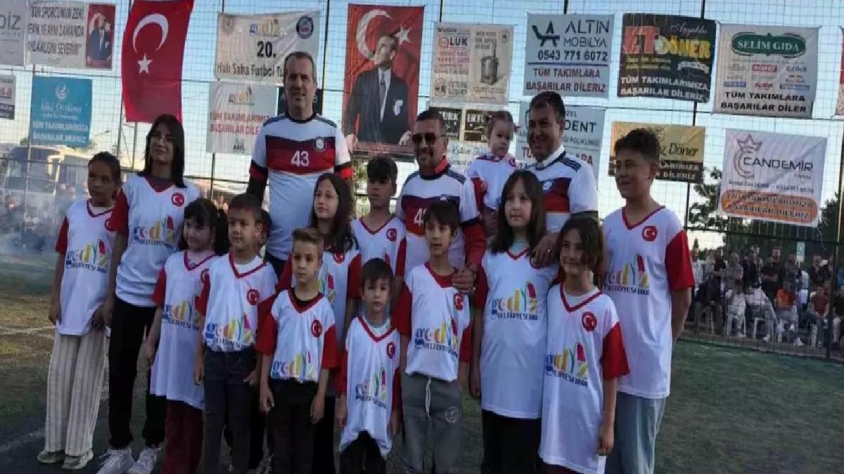 Gediz’de 20. Klâsik Halı Saha Futbol Turnuvası Tamamlandı