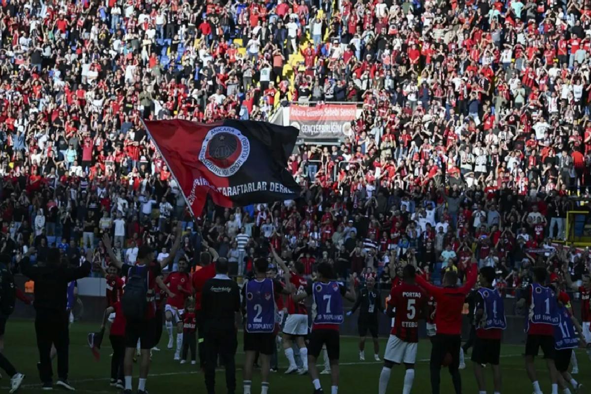 Gençlerbirliği 4 yıl ortadan sonra Üstün Lig’e yükseldi