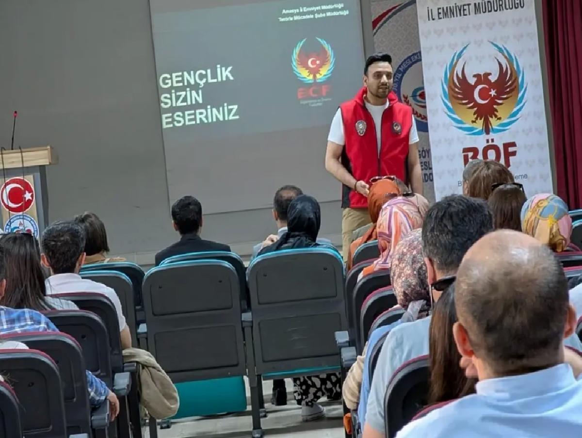 Gençlik Projesi Konferansı Düzenlendi