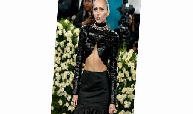 Gigi Hadid ve Miley Cyrus Met Gala’ya Maybelline New York ile hazırlandı