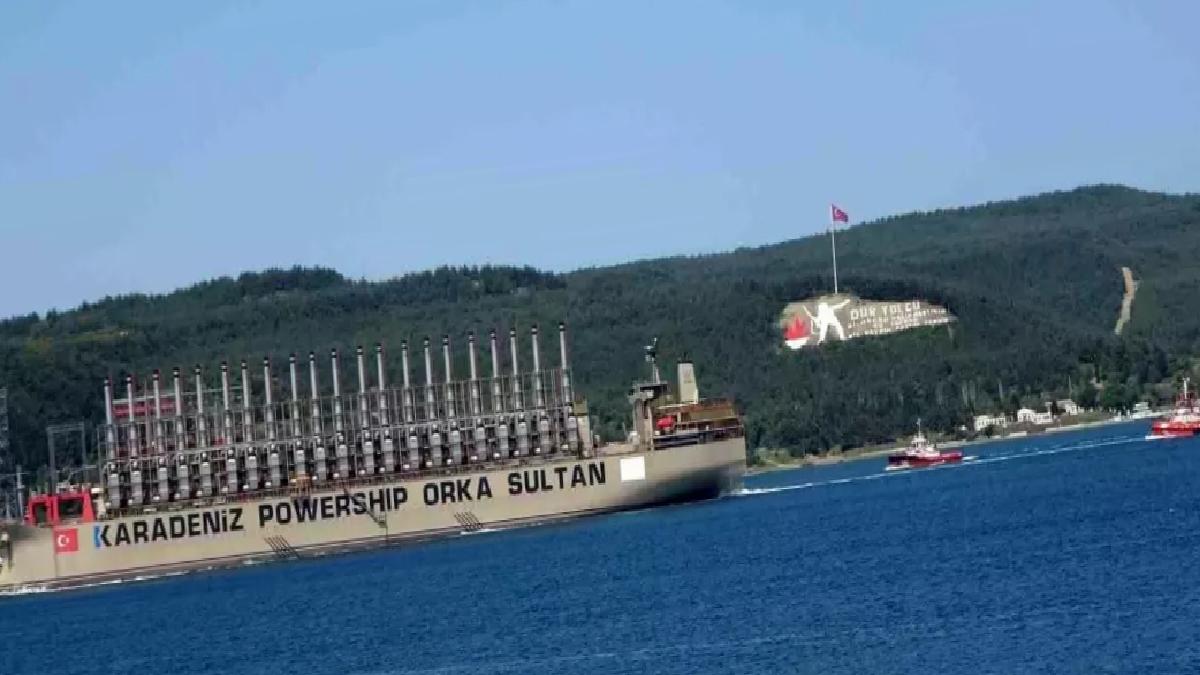 Güç Gemisi Çanakkale’den Geçti