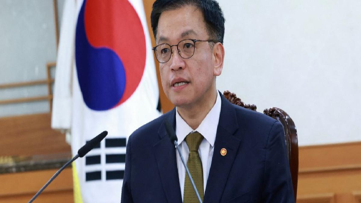 Güney Kore Maliye Bakanı ve Başbakan Yardımcısı Choi Sang-mok, istifa etti