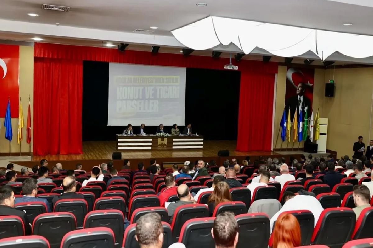 Hacılar’da konut ve ticari parsel satış ihalesi gerçekleştirildi