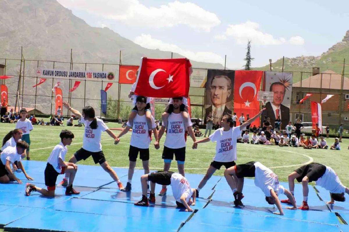 Hakkari’de Coşkulu 19 Mayıs Kutlaması