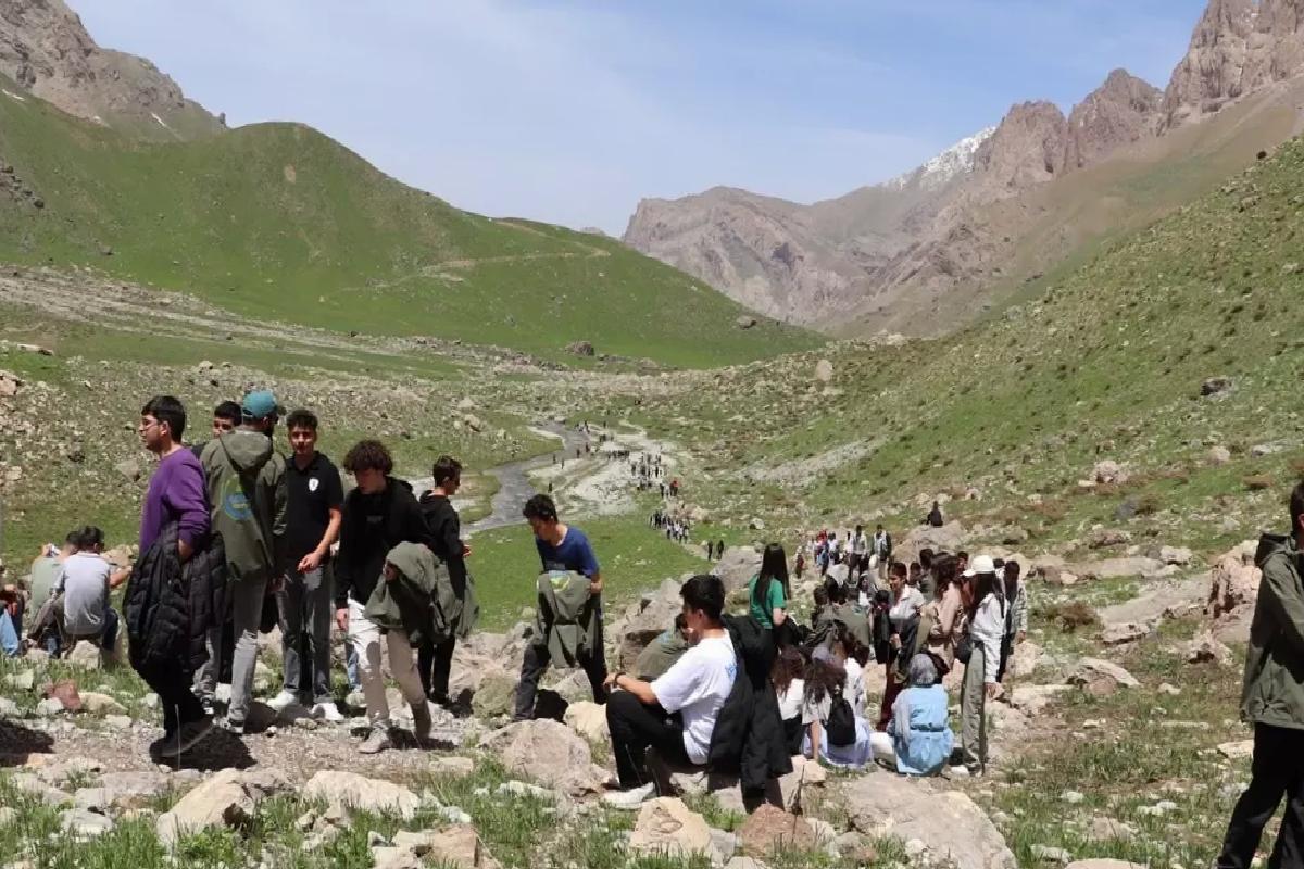 Hakkari’de Tabiat Yürüyüşü