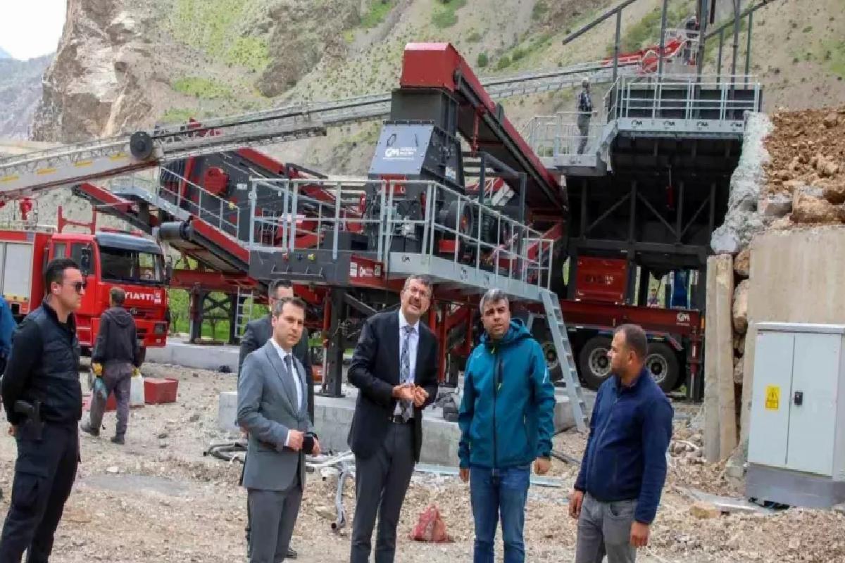 Hakkari’de Taşınabilir Konkasör Tesisi Kuruluyor