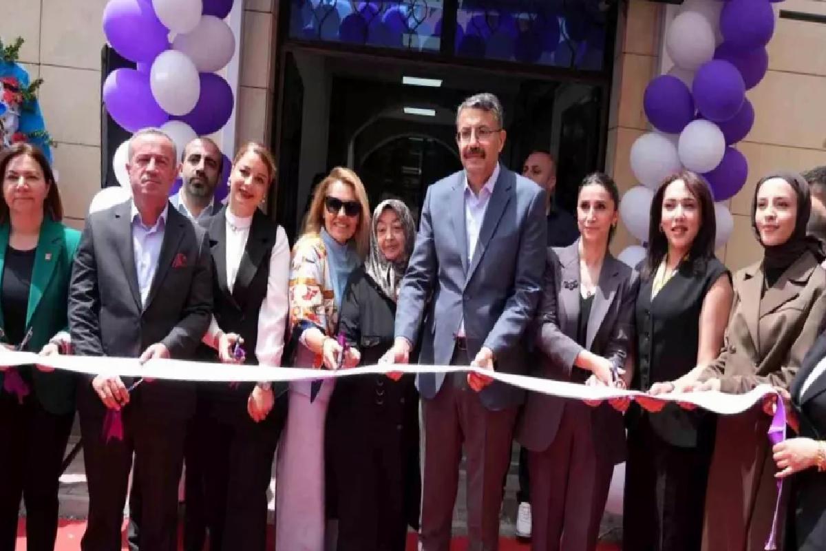 Hakkari’de ‘Üreten Bayanlar Güçleniyor’ Projesi Kapsamında Mağaza Açılışı
