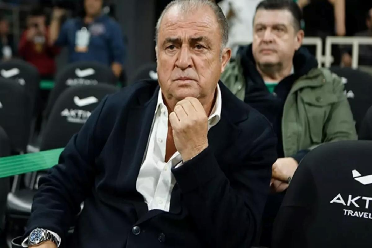 Herkes Fatih Terim’in meskeninin bahçesine astığı bayrağı konuşuyor