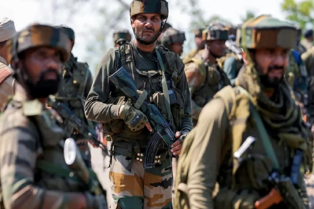 Hindistan 3 bölgeden saldırıyor: Pakistan’ın Keşmir bölgesinde çok sayıda patlama