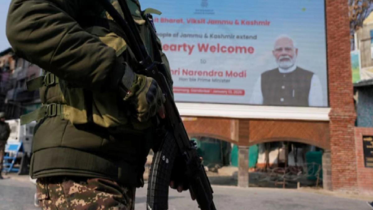 Hindistan’dan Pakistan açıklaması: Askeri hareketlerine sert karşılık verilecek