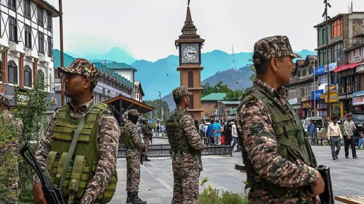 Hindistan’dan Pakistan’a Füze Saldırısı